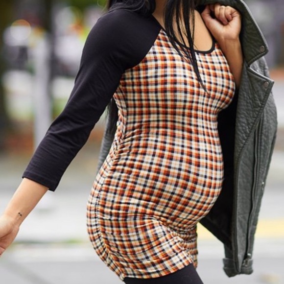 Mom & Co Tops - 🌸Mom & Co - Black & Yellow Plaid Raglan Tee🌸